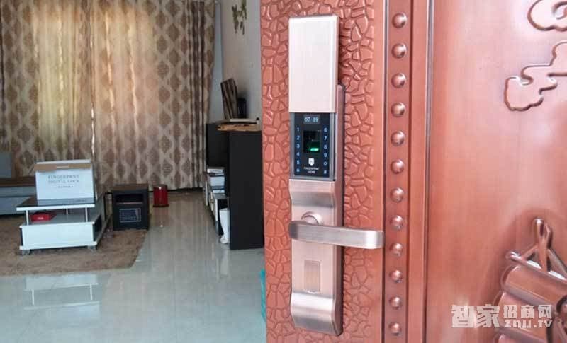 堅(jiān)甲衛(wèi)士滑蓋智能指紋鎖 手機(jī)感應(yīng)開(kāi)鎖