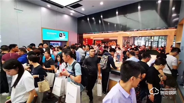 螢石首家智能家居旗艦店開(kāi)業(yè)：布局新零售品牌形象新升級(jí)