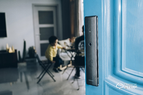 沒有門把手怎么開/鎖門？聯想智能門鎖A1能幫你體驗到