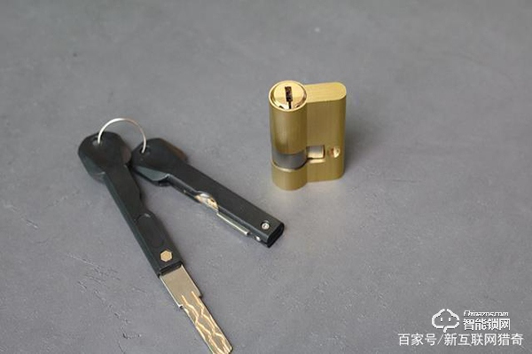 未關(guān)門立即提醒，指紋識(shí)別又快又準(zhǔn)，TCL K5智能鎖實(shí)測(cè)體驗(yàn)