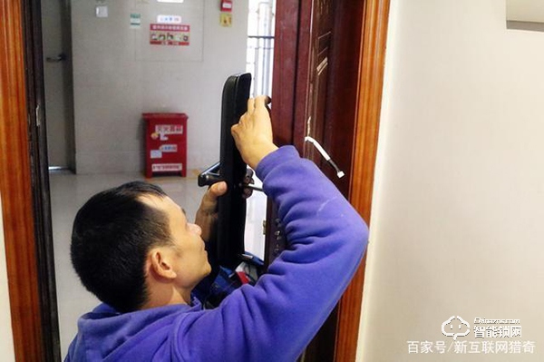 未關(guān)門立即提醒，指紋識(shí)別又快又準(zhǔn)，TCL K5智能鎖實(shí)測(cè)體驗(yàn)