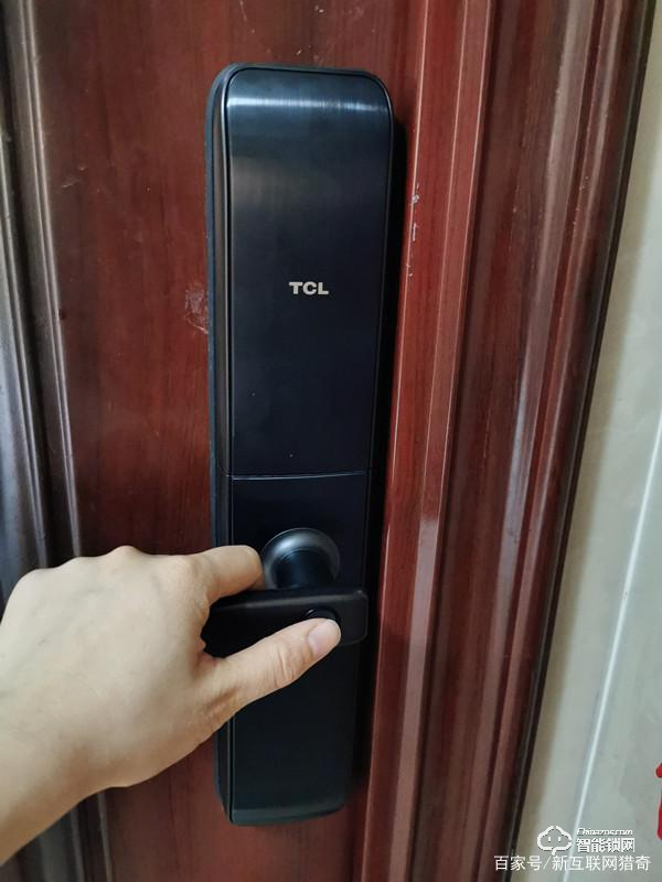 未關(guān)門立即提醒，指紋識(shí)別又快又準(zhǔn)，TCL K5智能鎖實(shí)測(cè)體驗(yàn)