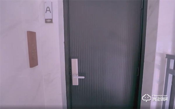 科技達人王自如直播帶貨鹿客智能鎖,直擊618底價 科技達人王自如直播帶貨鹿客智能鎖,直擊618底價