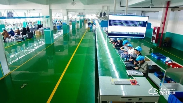 超人鳳凰涅槃,浴火重生。在疫情當下經歷困難,一切謠言止于現 超人鳳凰涅槃,浴火重生。在疫情當下經歷困難,一切謠言止于現