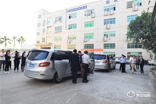 寧夏海原縣縣委領導一行參觀考察皇家金盾人臉鎖生產基地