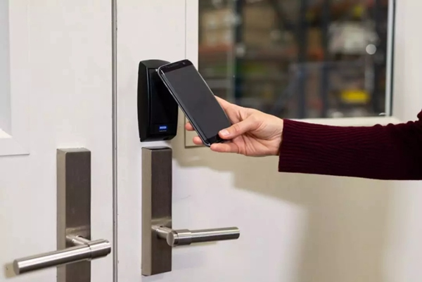 耶魯電子門(mén)鎖 滿足不同家庭的居家需求