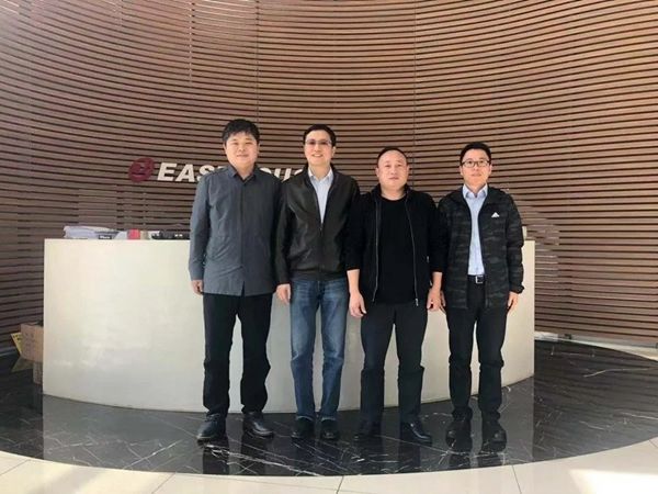 東屋?世安熱情接待江蘇省鎖業協會單位專程走訪