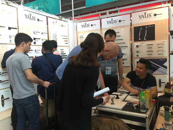 YALIS雅麗斯門(mén)鎖震撼亮相第123屆廣交會(huì)