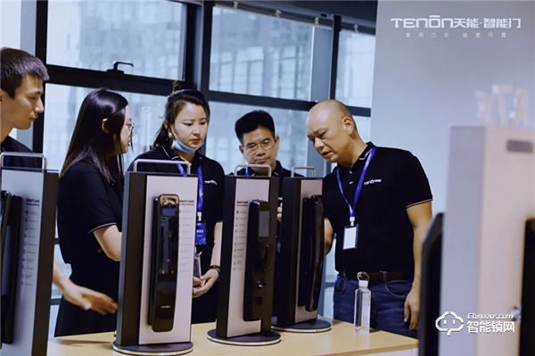 智聯世界·亞太天能2021年度招商大會暨智能門鎖新品發布會完美收官！