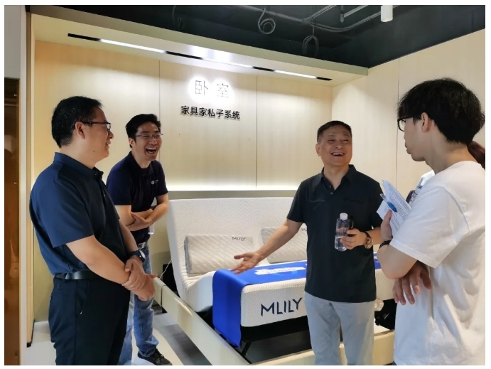 睿同控股參訪華為方舟壹號(hào)空間智能開(kāi)放實(shí)驗(yàn)室,攜手共探智慧空間新未來(lái) 睿同控股參訪華為方舟壹號(hào)空間智能開(kāi)放實(shí)驗(yàn)室,攜手共探智慧空間新未來(lái)