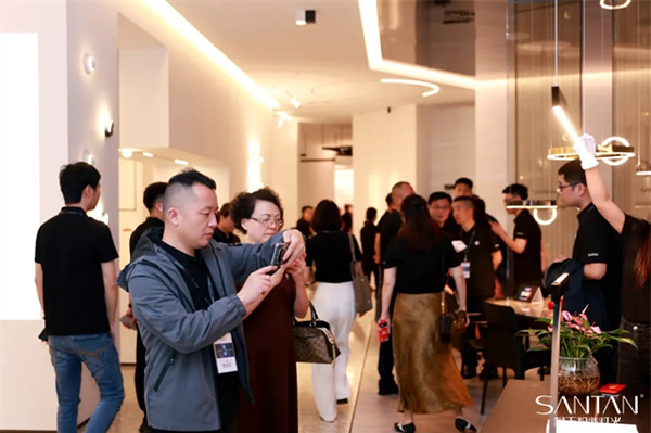 《綻放》2024想天新品發布會圓滿成功! 《綻放》2024想天新品發布會圓滿成功!