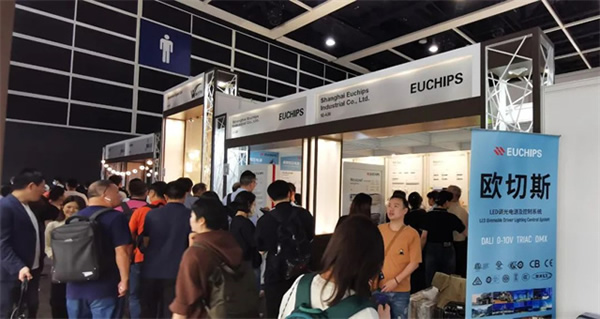 展會(huì)回顧 | 歐切斯驚艷亮相香港國(guó)際秋季燈飾展，引領(lǐng)智能調(diào)光新潮流