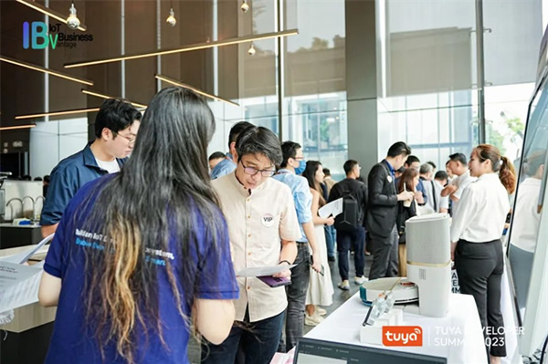 涂鴉持續(xù)拓展IoT互聯(lián)應(yīng)用場景，TUYA開發(fā)者大會(huì)（新加坡）加速構(gòu)建IoT生態(tài)