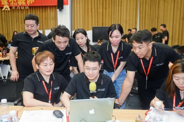 王力智能鎖第三批同路人財富倍增計劃大會召開_5