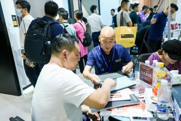 王力打造入戶門風向標驚艷全場，載譽收官！_5