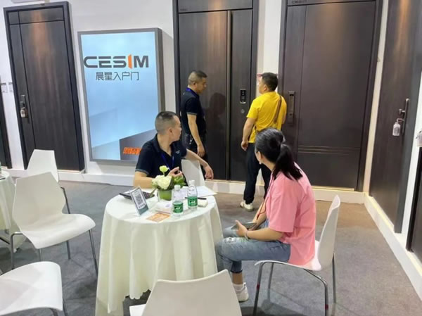 成都建博會開幕第一天，皇家金盾智能鎖成為人氣王_11