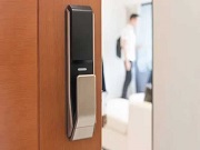 電子鎖沒有密碼怎么開門| 解鎖電子鎖難題：小米電子鎖電池更換與Yale電子鎖失效處理全攻略